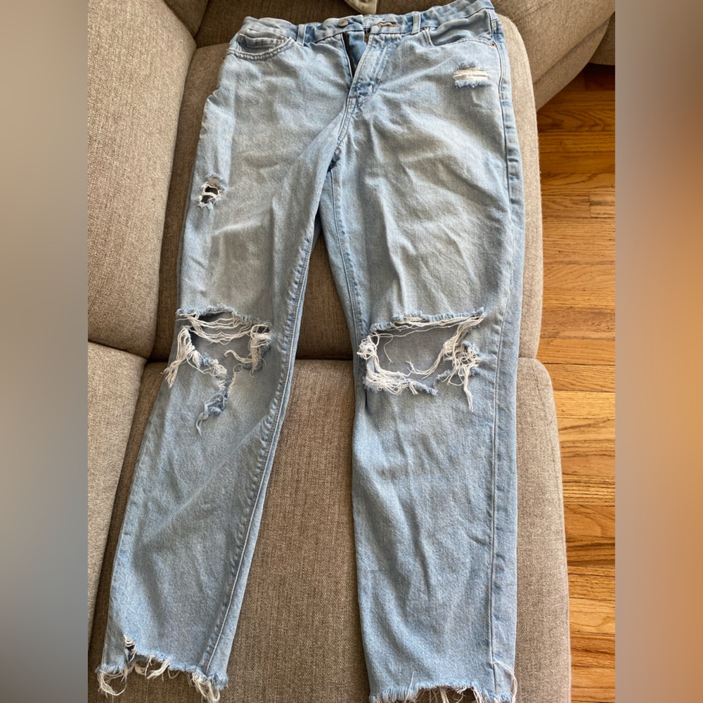 American Eagle Outfitters Women’s Light Blue Relaxed Jeans